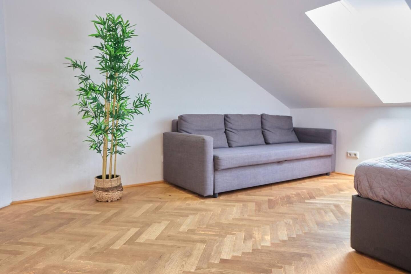 Stylish I 5 Minutes To U1 Reumannplatz I 15 Min To Center Apartament Wiedeń