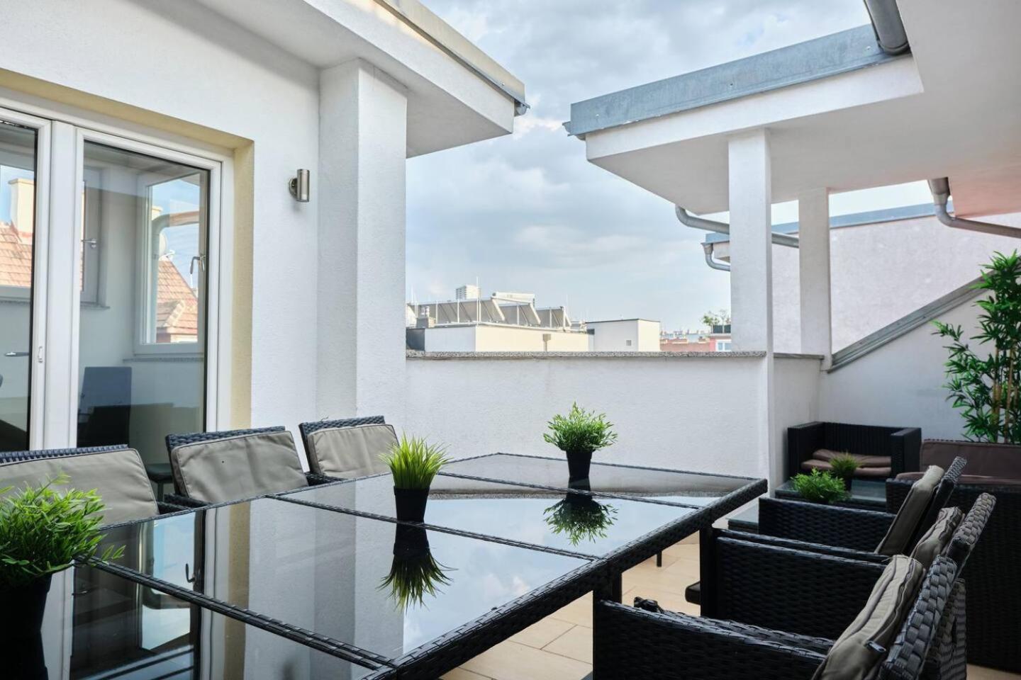 Apartament Stylish I 5 Minutes To U1 Reumannplatz I 15 Min To Center Wiedeń